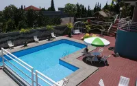 Tanjung Plaza Hotel - مسبح