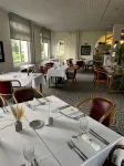 Logis Hôtel Restaurant du Lion d'Argent Et des Tanneries - พร้อมWifi