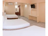OYO Hotel la Playa - 2-Star