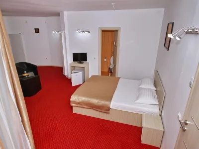 Live Tulcea Hotel Fântâna cu lumini附近的飯店