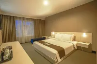 Royal Regantris Cendana Hotels near Aquarium surabaya (mrm akuarium custom papa fatih)