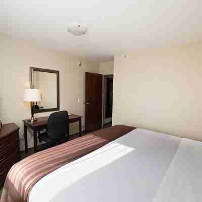 Holiday Inn & Suites Lloydminster Rooms