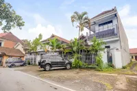 Spot ON 90797 Sukun Syariah Homestay Hotel dekat Pantai Bangsong