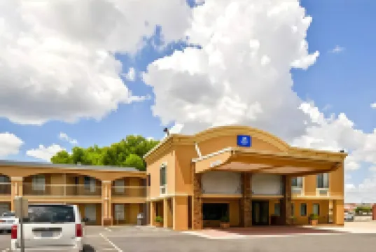 Americas Best Value Inn Near NRG Park/Medical Center Hotel dekat Miller Outdoor Theatre