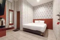 RedDoorz Plus @ Jalan Letda Sujono Medan 2 Hotels in Bantan Timur
