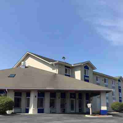 Days Inn by Wyndham Batavia Ohio Hotel Exterior