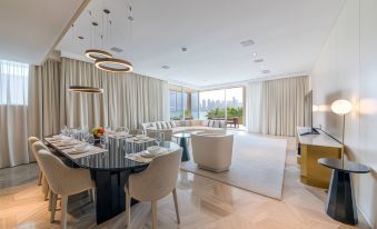 Maison Privee - Luxury Sea View Apt in Five Resort on the Palm