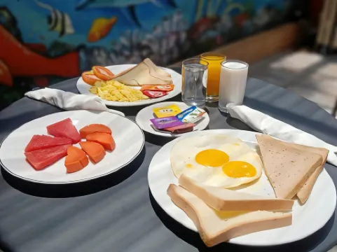 Caroline Guest House Отели рядом с достопримечательностью «Villa Simona Oasis»