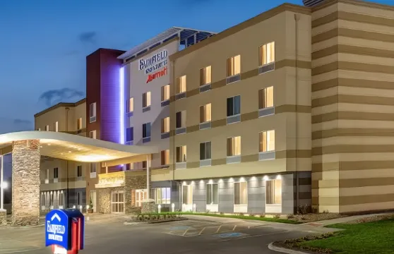 鮑靈格林萬楓酒店及套房