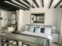 Chestnut Tree Cottage, 7 High Street Hotels in Haywards Heath