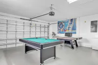 Gorgeous Lake Worth Beach House 4 Bedroom Home by RedAwning Hotels in Lake Worth