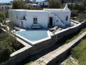 擁有私人游泳池的Villa Arades Sifnos