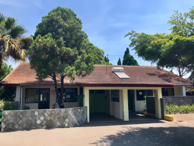 Hotel Azaya Hotel dekat PASEBAN CAFE & CAMP AREA