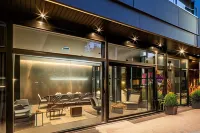 Baxter Hotel - balcony