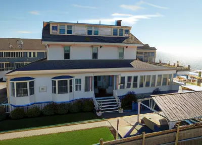 By the Sea Guests Bed & Breakfast and Suites Hotels in Harwich