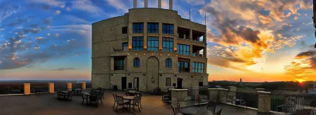 The Oread Lawrence, Tapestry Collection by Hilton Отели в г. Дуглас