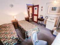 La Roseraie Hotels in Le Caylar