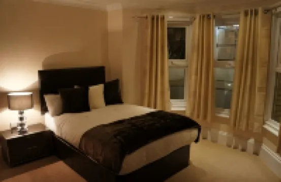 Sapphire Hotel London Hotels near Loftus Road