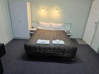 Lake Forbes Motel