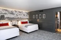 Vinland Hotel and Lounge