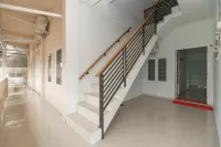 RedDoorz Syariah Near Simpang Sekip Palembang Hotels in Pahlawan