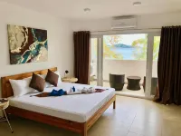 Sunset Cove Beach & Dive Resort - Airport Shuttle