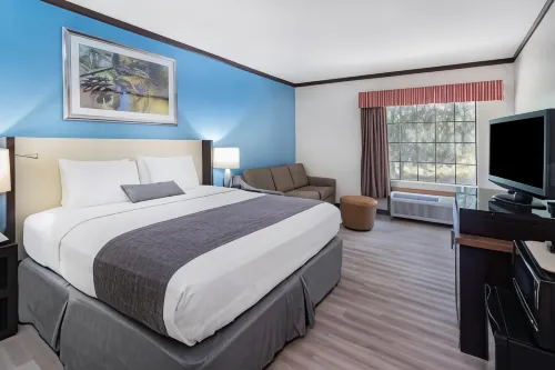 Baymont by Wyndham Hinesville Fort Stewart Area