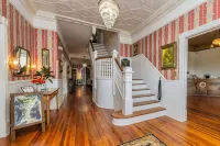 The Veranda Historic Inn Hotels in Peachtree City