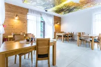 Hotel Palatín - พร้อมอาหารเช้า