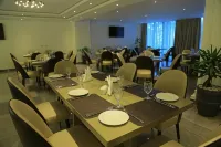Check Inn Hotel