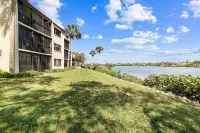 AJ's Bayside Treasure - Outstanding Waterfront Views!! - Gym