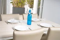 A Deux Pas de l'Eau Hôtels à : La Ciotat