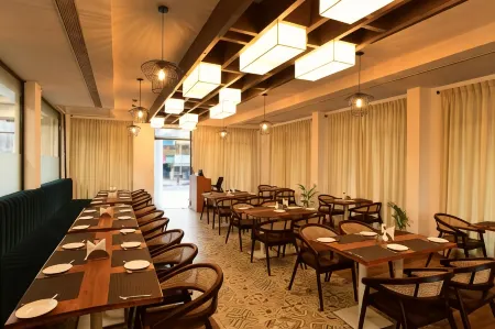 The Coral Kanyakumari Отели рядом с достопримечательностью «Каньякумари Бич»