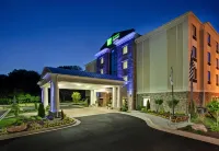 Holiday Inn Express & Suites Atlanta Southwest-Fairburn Hotels near Casa Montano