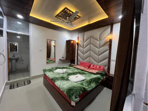 Hotel Chachoo Palace Hotels in Karapura