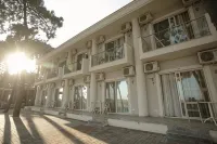 Kompleksi Royal Hotels near Velipojë