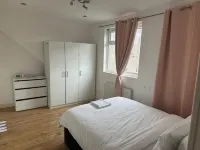 Tran UK Homestay فنادق في 