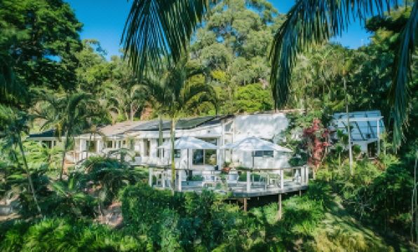 Sensom Boutique Bed and Breakfast - Housity