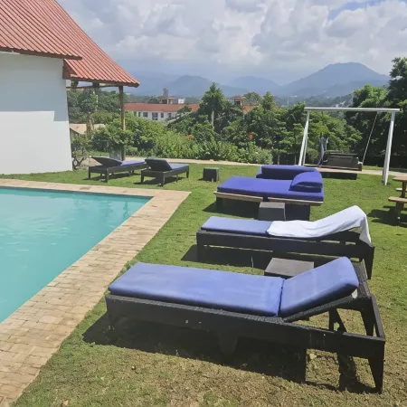 Boulevard Inn Mt Meru