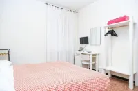 Lia Rooms 3