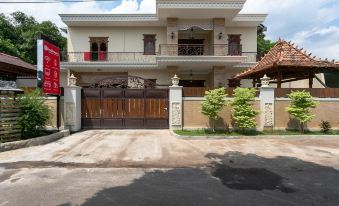 RedDoorz Syariah Near Exit Toll Banyumanik Semarang