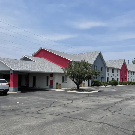 Ramada by Wyndham Effingham