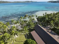Coconut Beach Resort Hotel di Tavewa Island