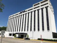 Capital Plaza Hotel فنادق في Franklin County