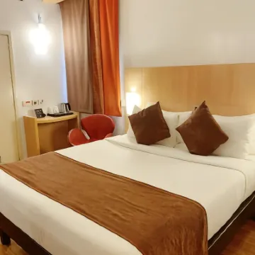 Ibis Lagos Ikeja Hotels near kalakuta museum