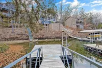 Margaritaville Lakefront 6 Bed/5 Bath/Swim Dock/ Boat Dock/ Firepits/Game Area