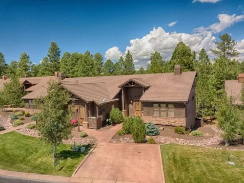 Awesome lodge on the 10th Fairway in the Torreon golf community in Show Low AZ.