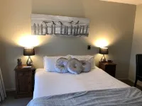 Lake Brunner Longhouse Hotel di Moana