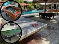 Parrot Resort Moalboal