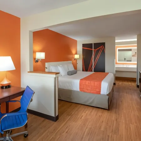 Howard Johnson by Wyndham Savannah GA